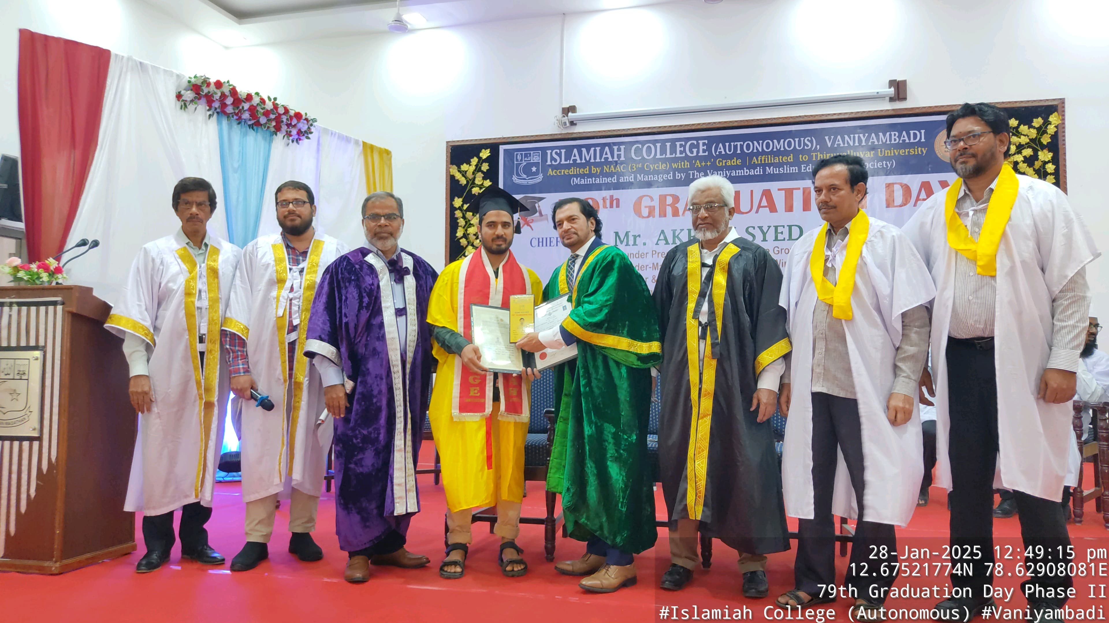 Graduation ceremony at Islamiah College, Vaniyambadi